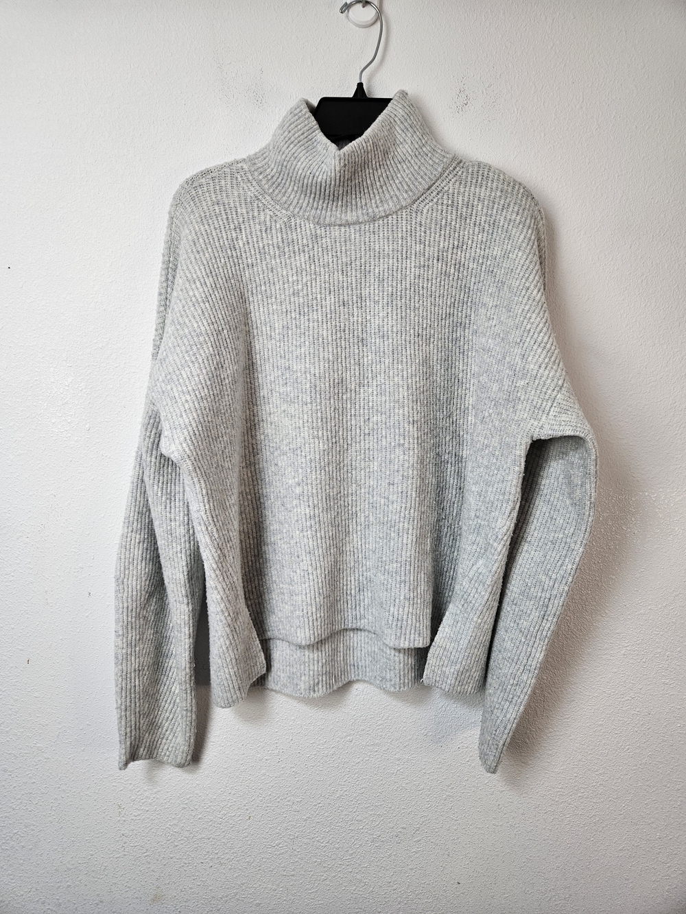Abercrombie & Fitch Turtleneck Ribbed Knit Sweater - Light Gray Size Medium
